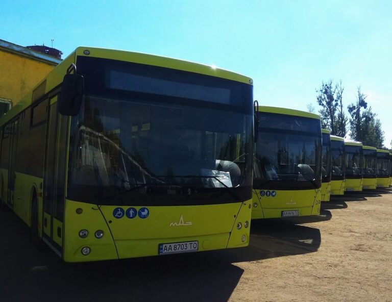 З понеділка до Брюховичів розпочнуть курсувати два 12-метрові автобуси