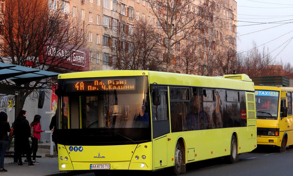 276057