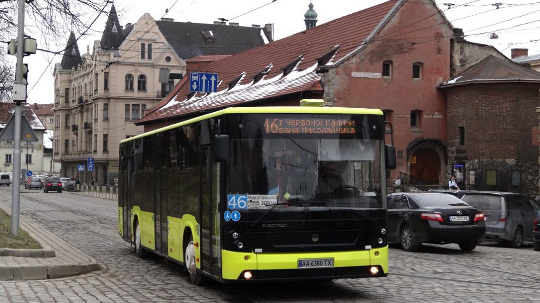 280069