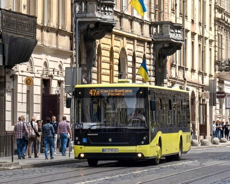 Автобусний маршрут №47 курсуватиме довше у вихідні дні