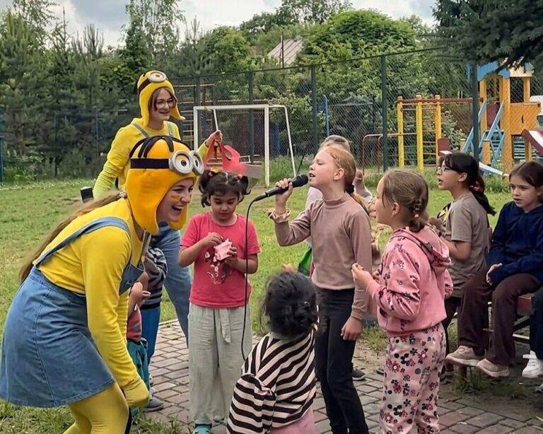 Команда ЛК АТП №1 завітала з подарунками та розвагами до вихованців дитячого будинку «Добре серце»