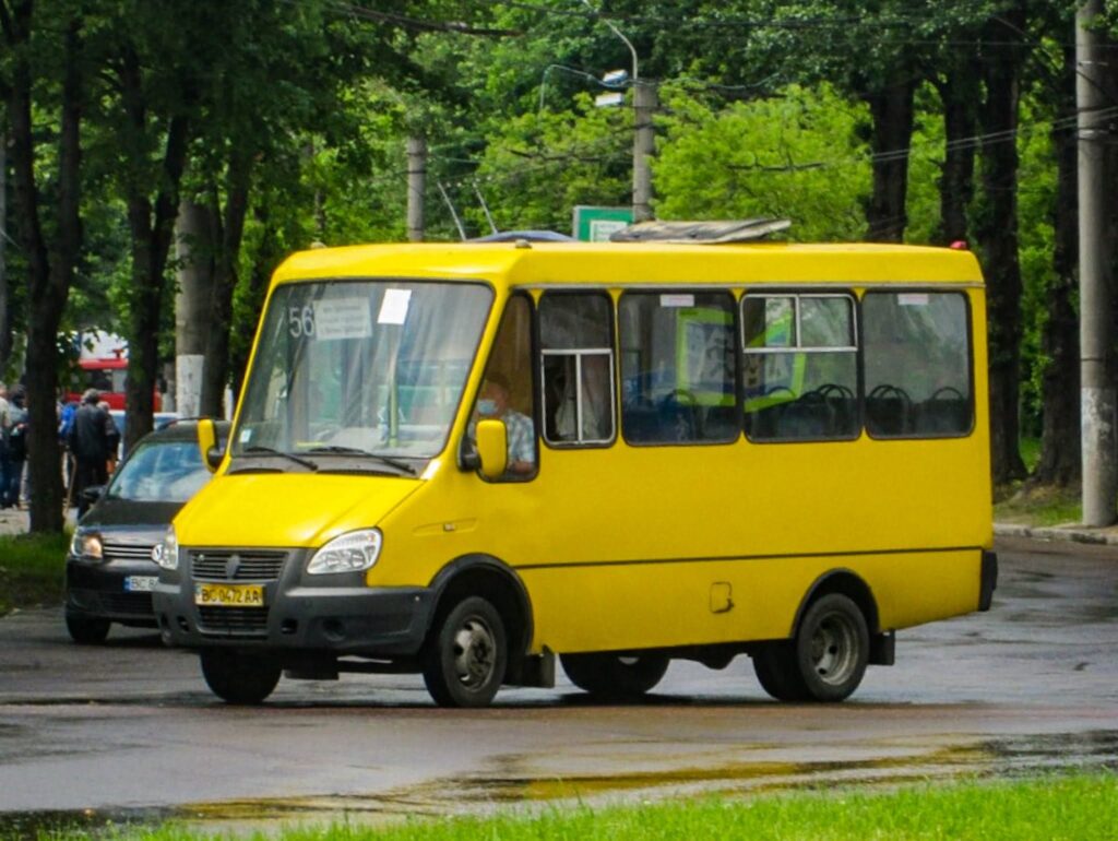 БАЗ-2215