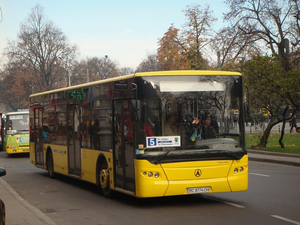 ЛАЗ A183D1