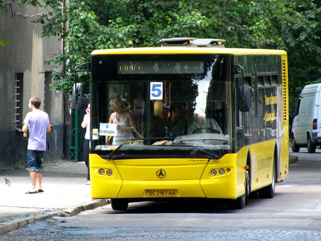 ЛАЗ A183D1